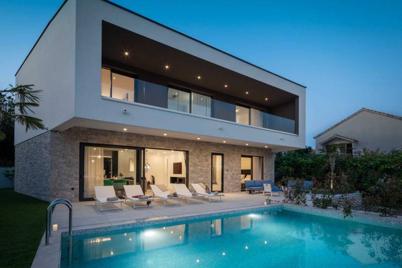 Strandvilla Seabird med Basseng Primošten
