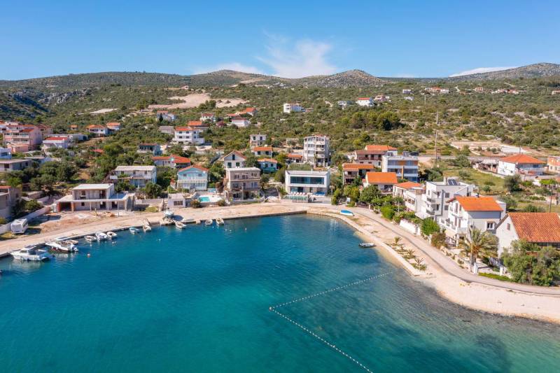 Strandvilla Seabird med Basseng Primošten