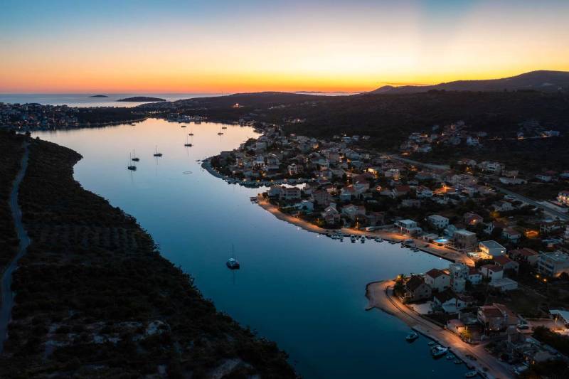 Strandvilla Seabird med Basseng Primošten