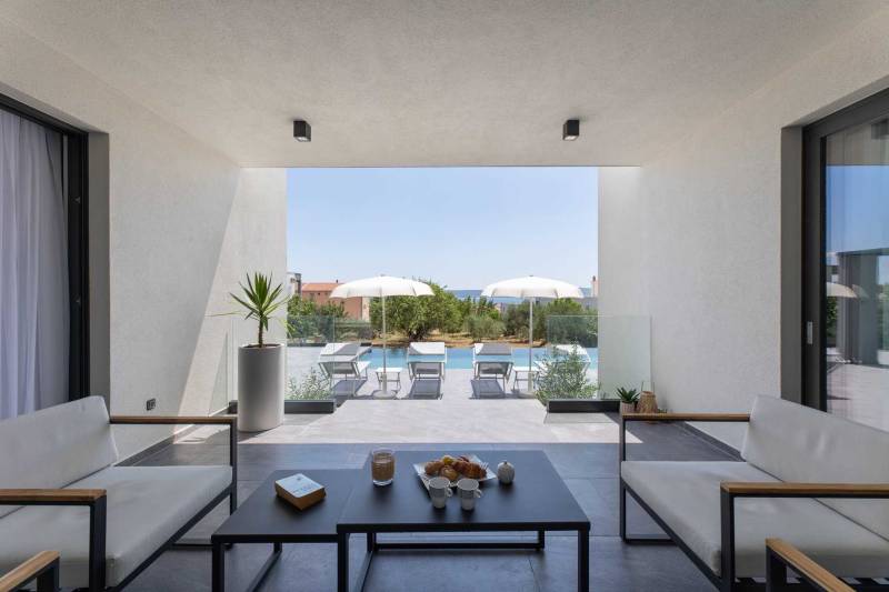 Villa Green Lush mit Pool Split