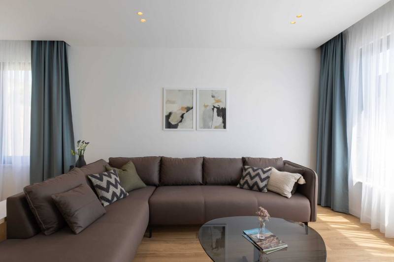 Villa Green Lush mit Pool Split