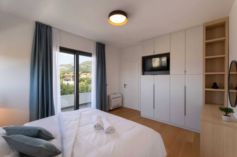 Villa Green Lush mit Pool Split