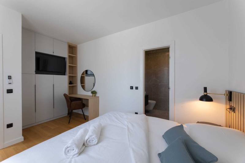 Villa Green Lush mit Pool Split