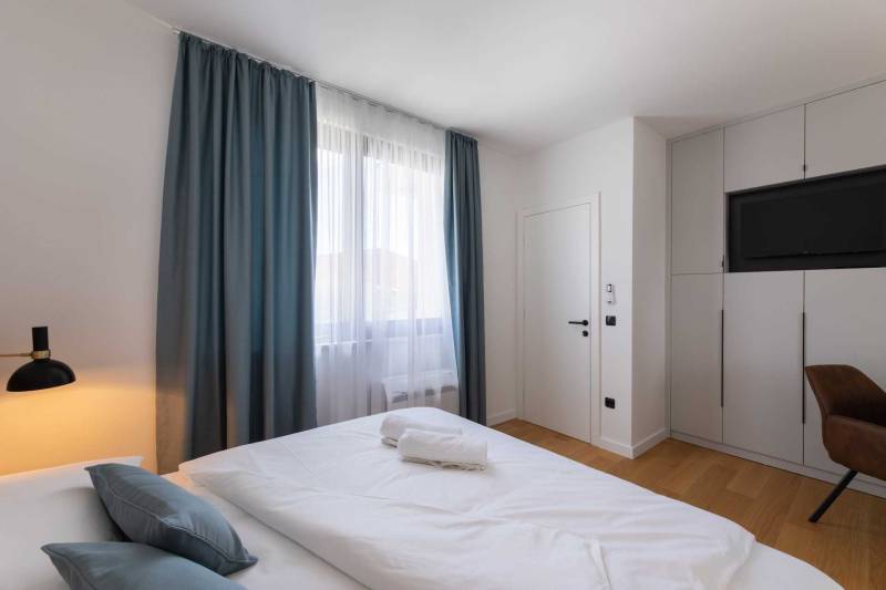 Villa Green Lush mit Pool Split