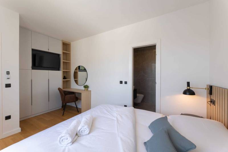 Villa Green Lush mit Pool Split