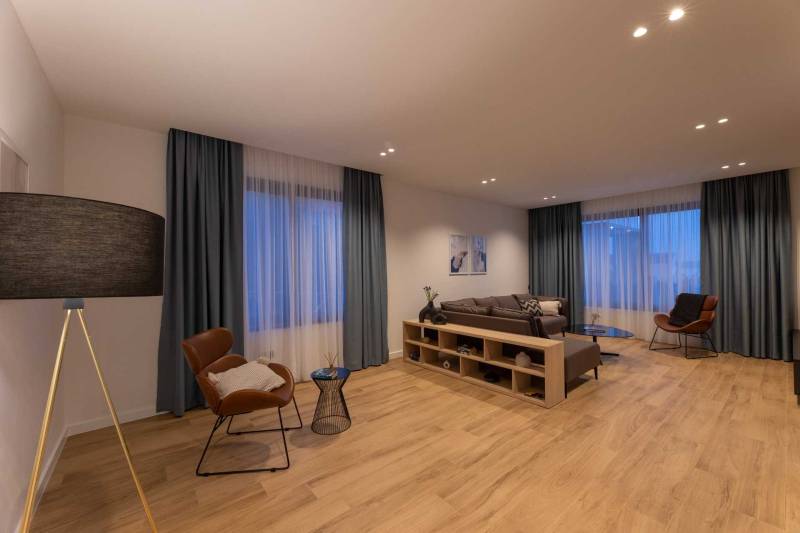 Villa Green Lush mit Pool Split