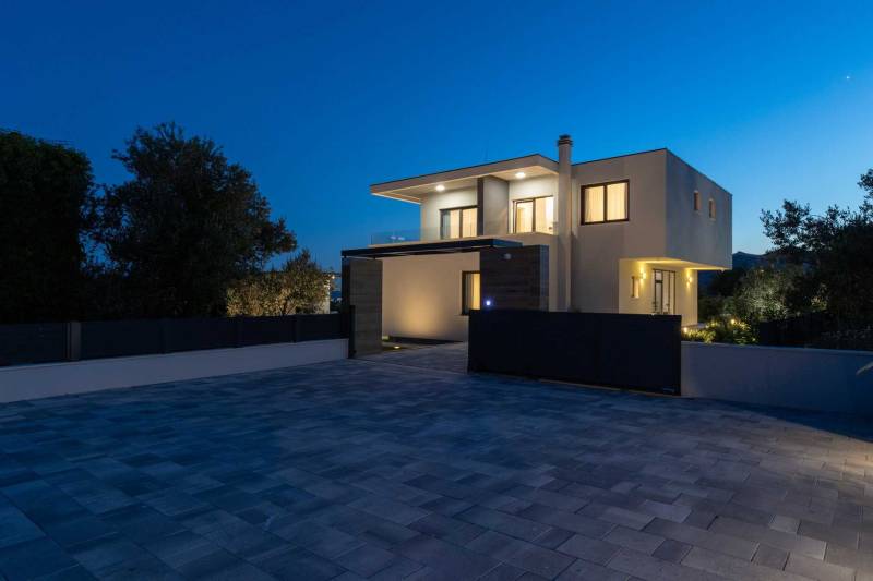 Villa Green Lush mit Pool Split
