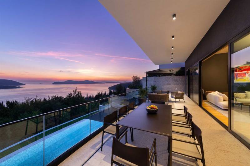 Luxury Villa Frida with Pool