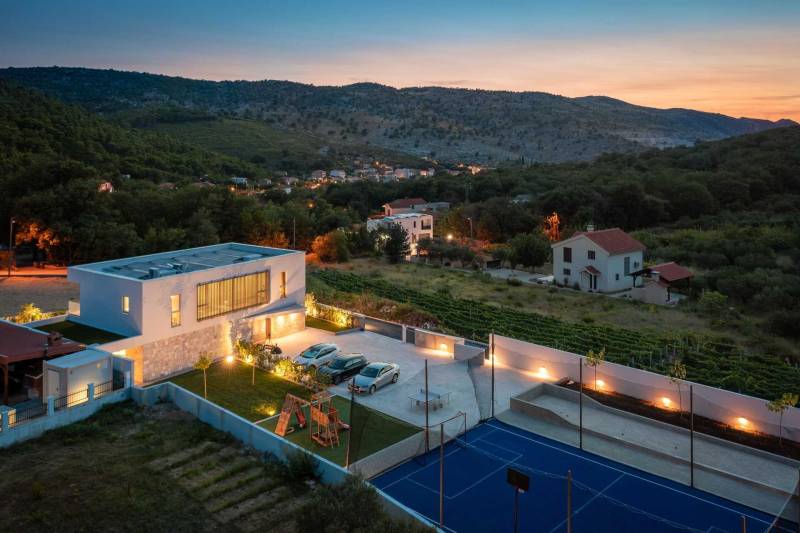 Villa ZaLú mit Beheiztem Pool Split