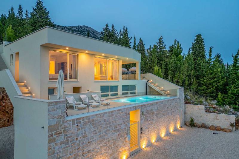 Villa Lumaria with Pool