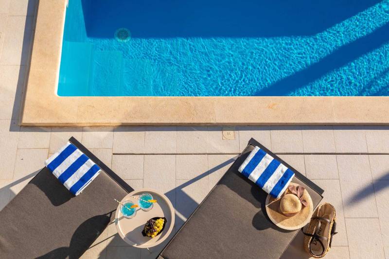 Luxusvilla Lux mit beheiztem Pool Split