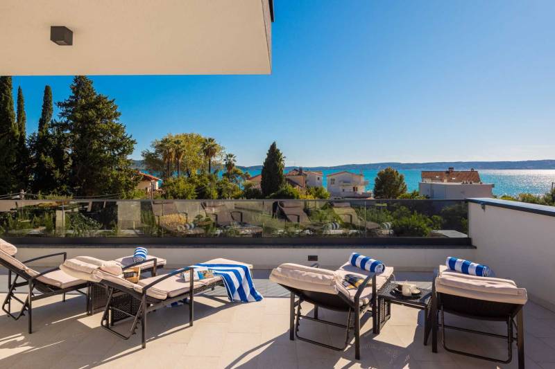 Luxusvilla Lux mit beheiztem Pool Split