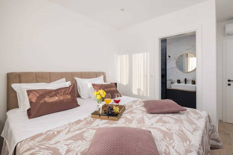 Luxusvilla Lux mit beheiztem Pool Split