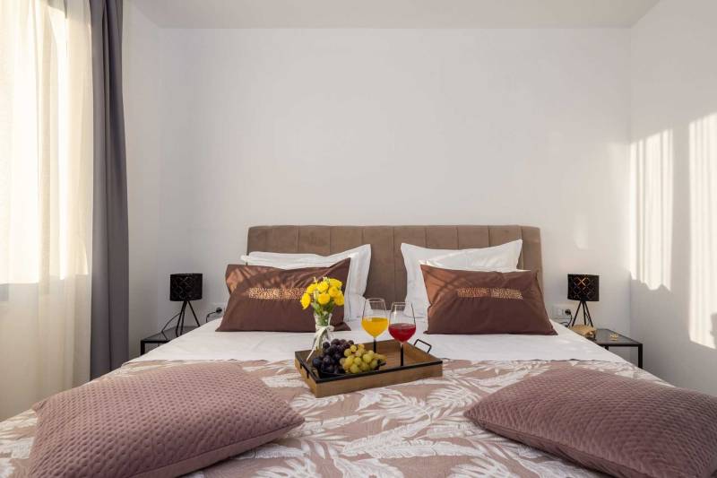 Luxusvilla Lux mit beheiztem Pool Split