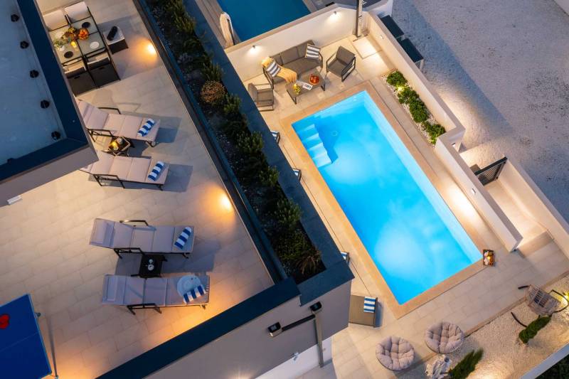 Luxusvilla Lux mit beheiztem Pool Split