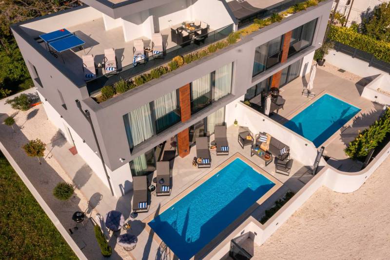 Luxusvilla Lux mit beheiztem Pool Split