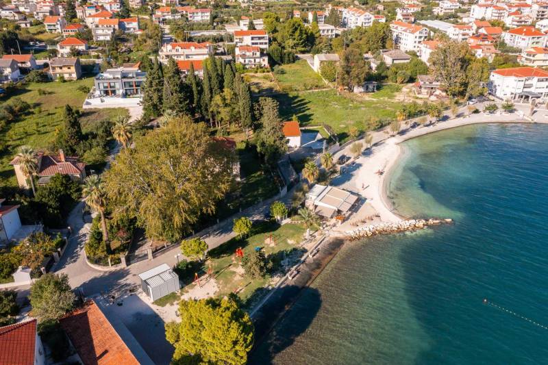 Luxusvilla Lux mit beheiztem Pool Split