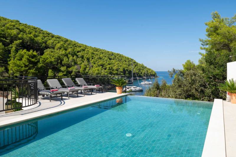 Beachfront Villa High Fly with Pool