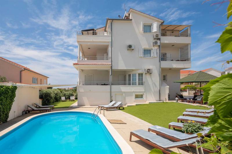 Apartment Arausa with Pool IV Šibenik