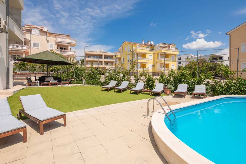 Apartment Arausa with Pool VII Šibenik