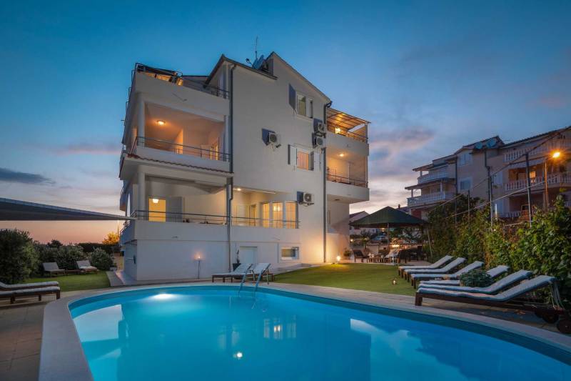 Apartment Arausa with Pool VII Šibenik