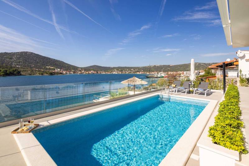 Vila Mila M s Bazenom na Plaži Trogir