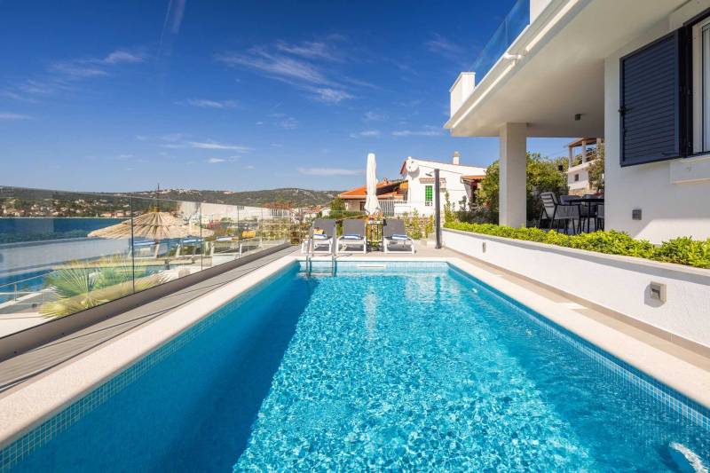 Vila Mila M s Bazenom na Plaži Trogir