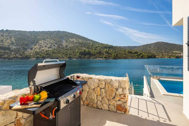 Vila Mila M s Bazenom na Plaži Trogir