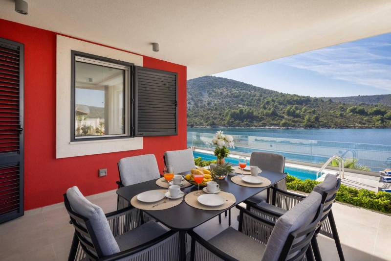 Vila Mila M s Bazenom na Plaži Trogir