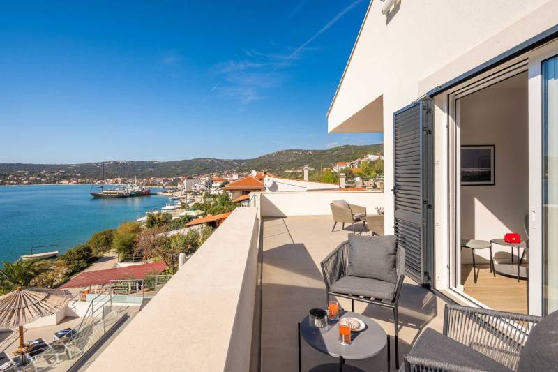 Vila Mila M s Bazenom na Plaži Trogir