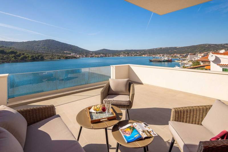 Vila Mila M s Bazenom na Plaži Trogir
