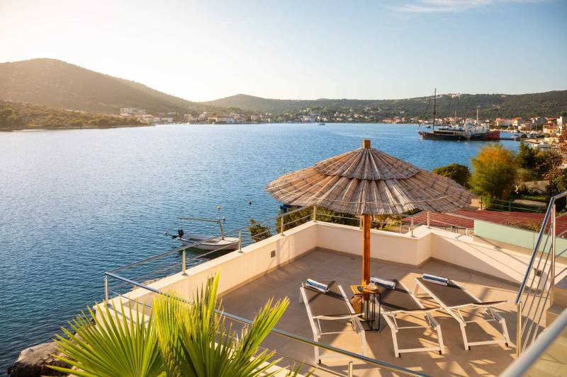 Vila Mila M s Bazenom na Plaži Trogir