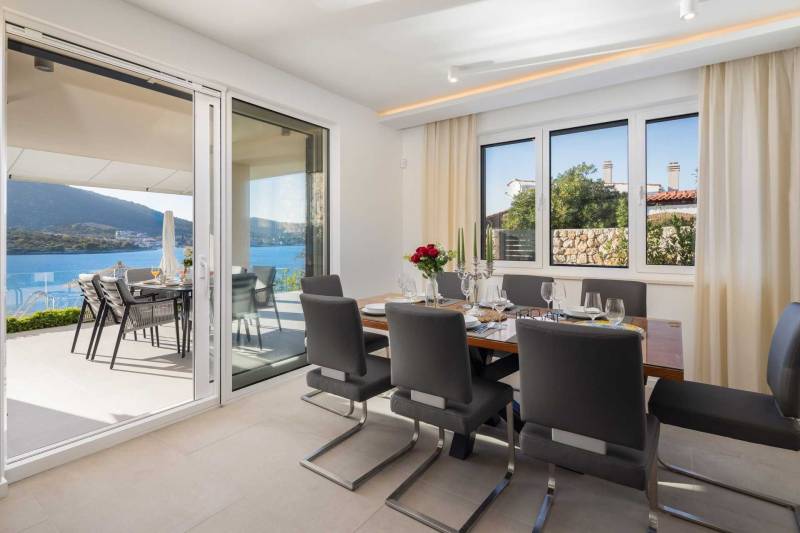Vila Mila M s Bazenom na Plaži Trogir