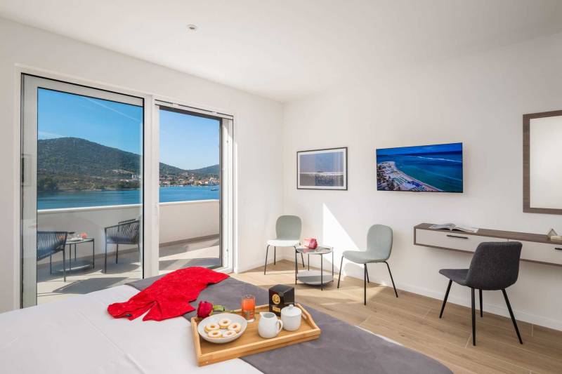Vila Mila M s Bazenom na Plaži Trogir