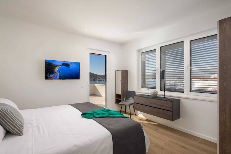Vila Mila M s Bazenom na Plaži Trogir