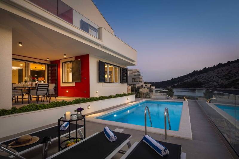 Vila Mila M s Bazenom na Plaži Trogir