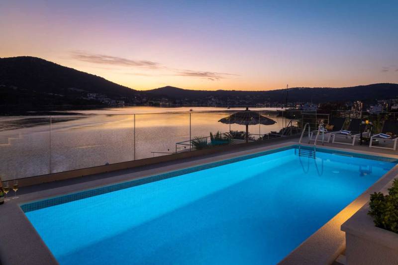 Vila Mila M s Bazenom na Plaži Trogir