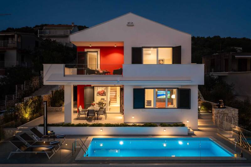 Vila Mila M s Bazenom na Plaži Trogir