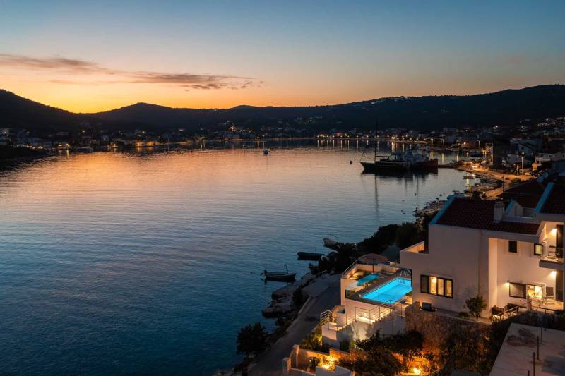 Vila Mila M s Bazenom na Plaži Trogir