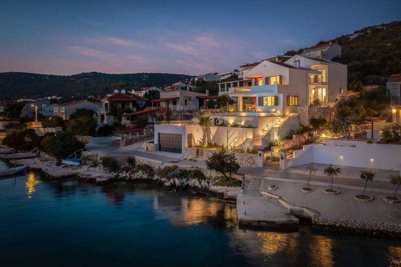 Vila Mila M s Bazenom na Plaži Trogir