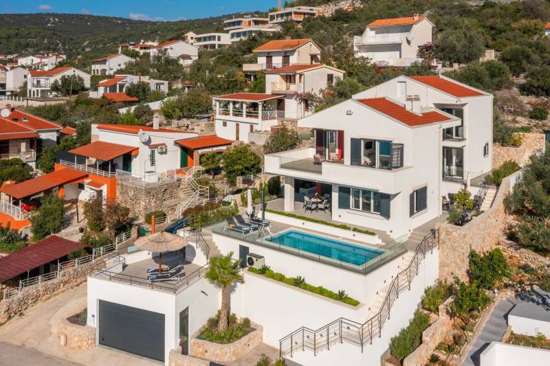 Vila Mila M s Bazenom na Plaži Trogir