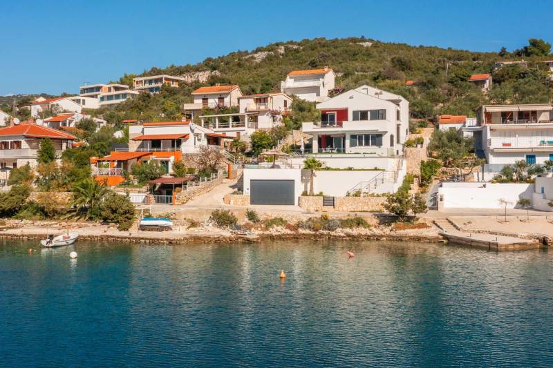 Vila Mila M s Bazenom na Plaži Trogir