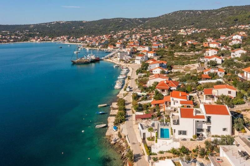 Vila Mila M s Bazenom na Plaži Trogir
