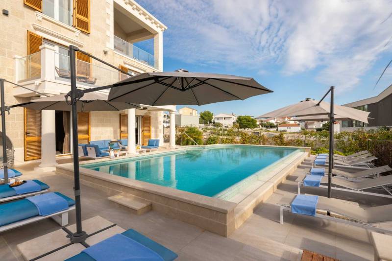 Luxusvilla Skyfall mit Pool Primošten