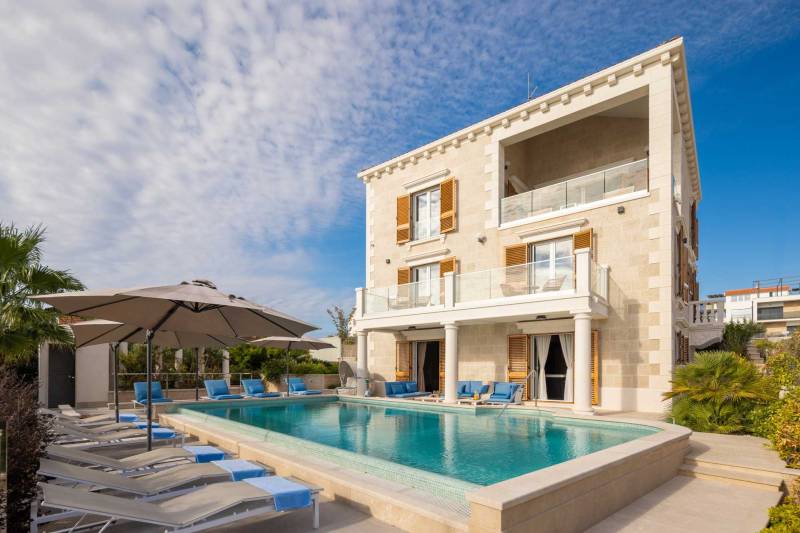 Luxusvilla Skyfall mit Pool Primošten