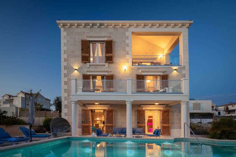 Luxusvilla Skyfall mit Pool Primošten