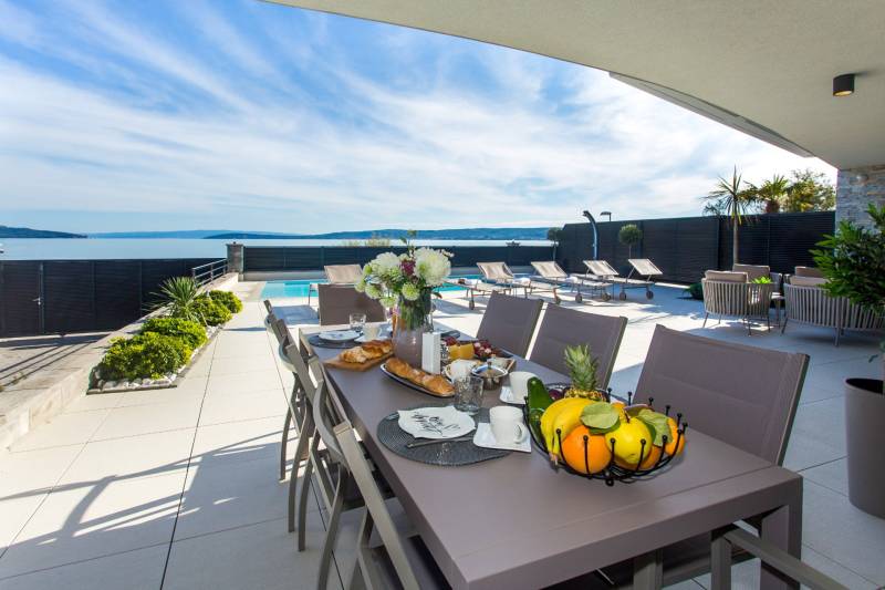 Vila Atlantis na Plaži s Bazenom Trogir