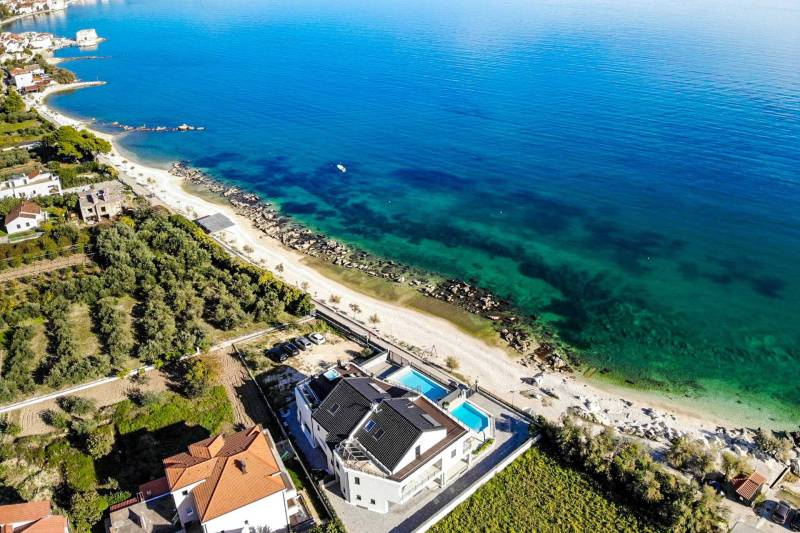 Vila Atlantis na Plaži s Bazenom Trogir