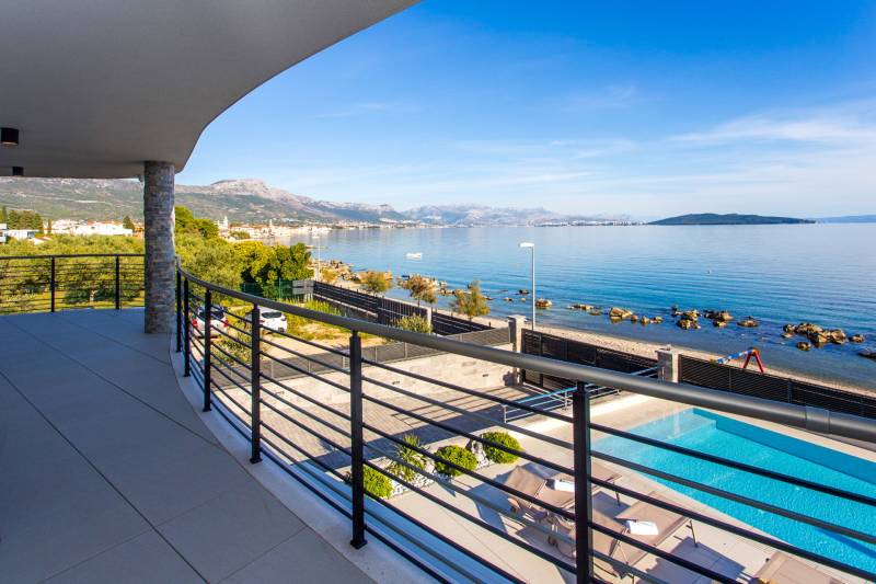 Vila Atlantis na Plaži s Bazenom Trogir