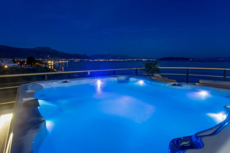 Vila Atlantis na Plaži s Bazenom Trogir
